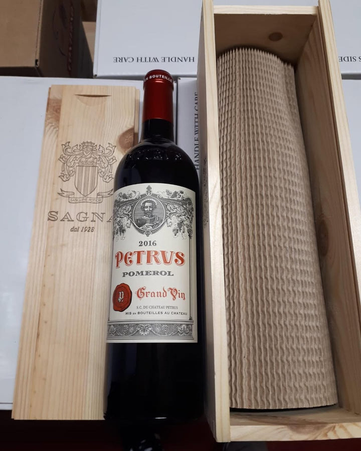 「案例式情境:2016 年柏翠莊園(Petrus)|年份、容量、酒標、存放檢查」文章封面圖片