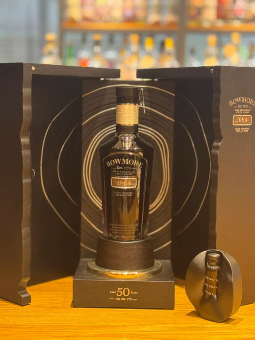 Black bowmore 1964 whisky valuation hong kong